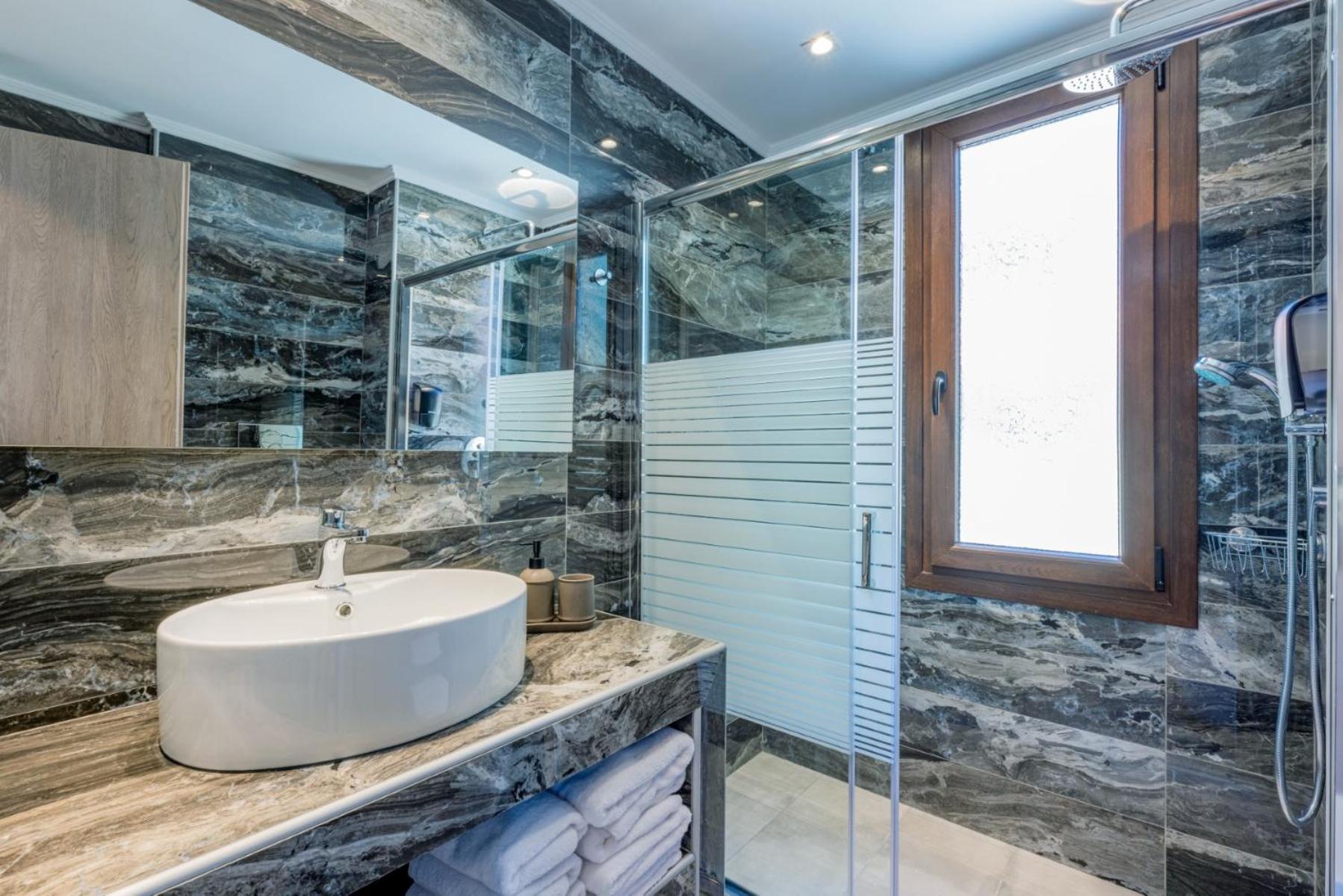 Penelope Luxury Suites Fourka Exterior photo